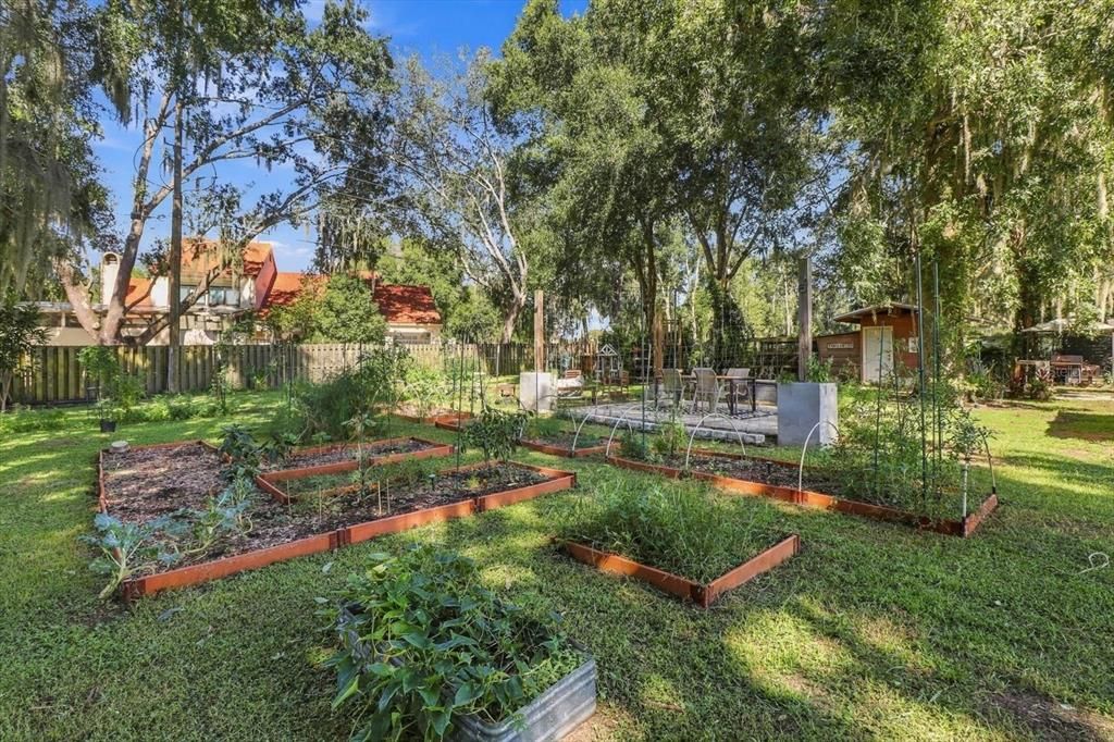 На продажу: $239,900 (3 спален, 2 ванн, 1707 Квадратных фут)