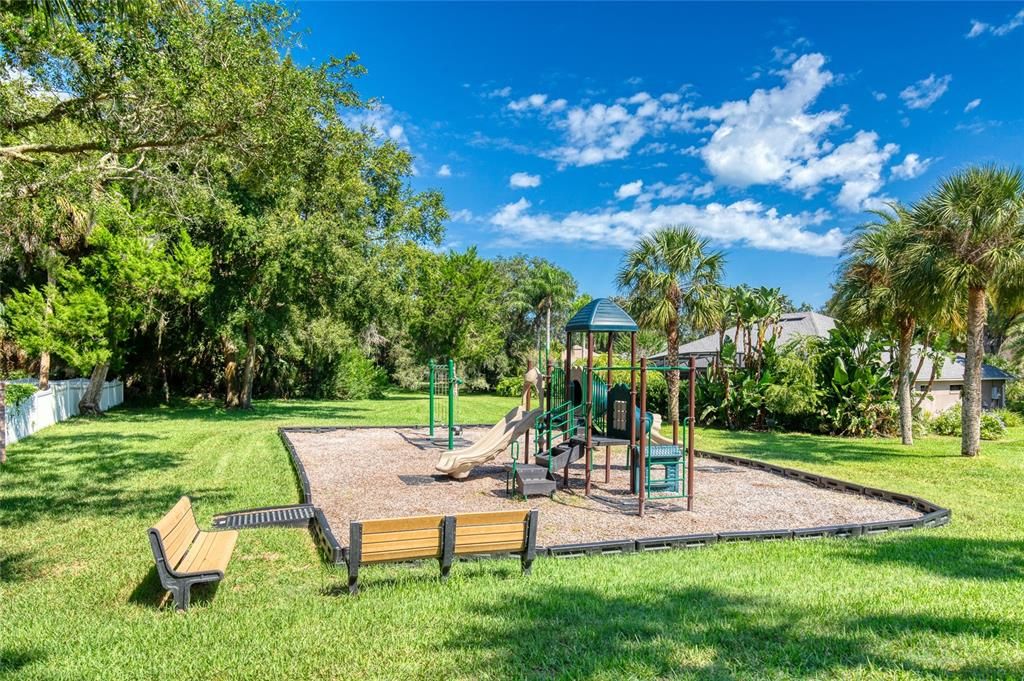 For Sale: $415,000 (3 beds, 2 baths, 2592 Square Feet)