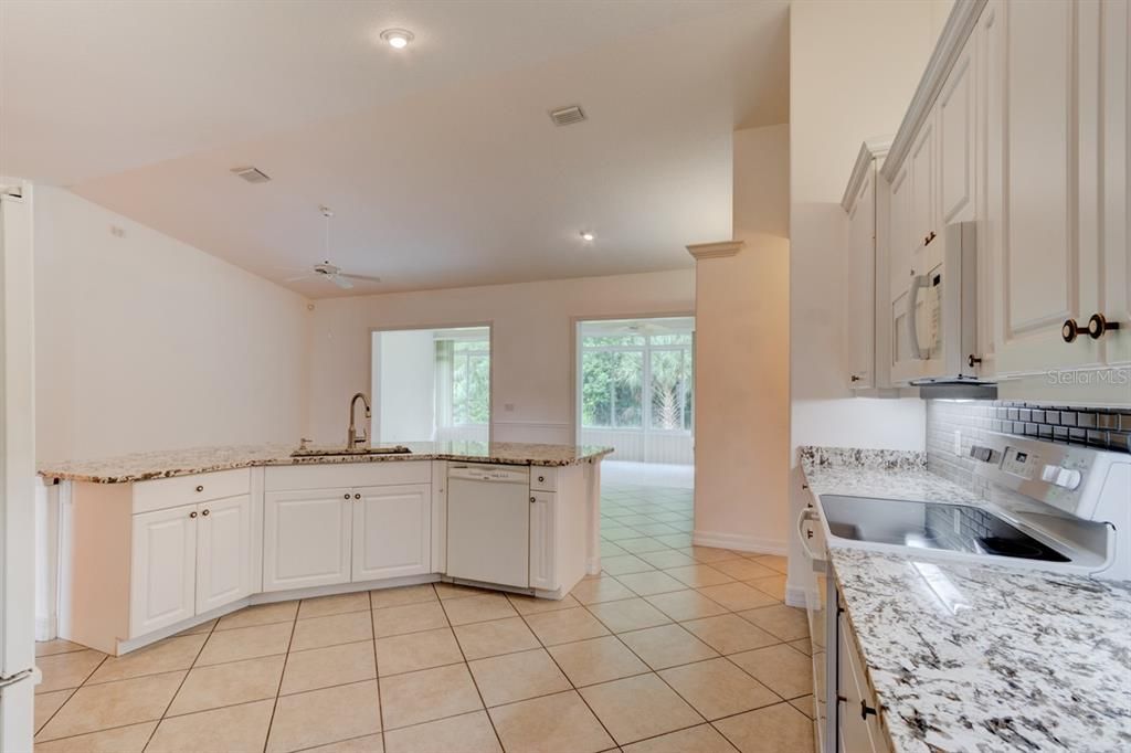 For Sale: $415,000 (3 beds, 2 baths, 2592 Square Feet)