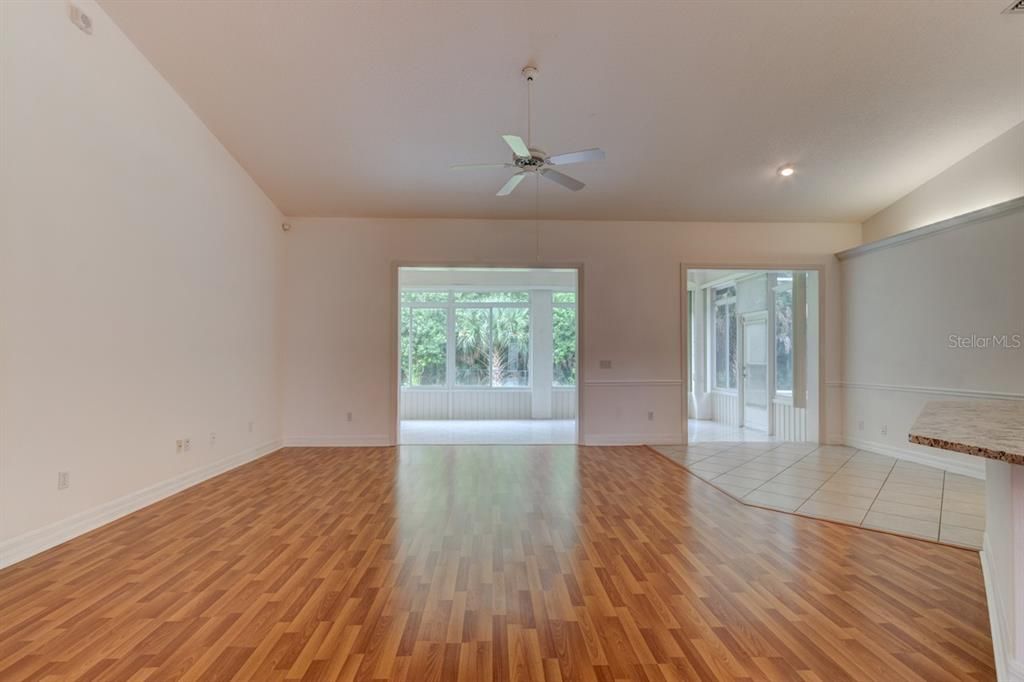For Sale: $415,000 (3 beds, 2 baths, 2592 Square Feet)