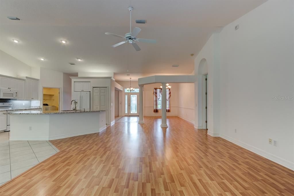 For Sale: $415,000 (3 beds, 2 baths, 2592 Square Feet)