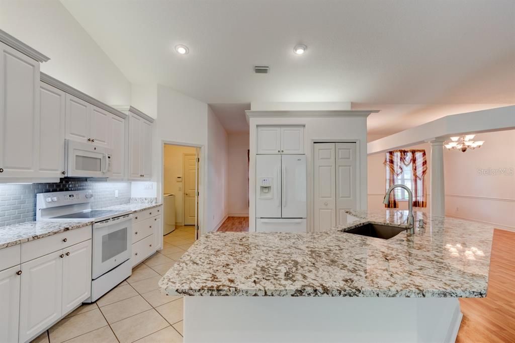 For Sale: $415,000 (3 beds, 2 baths, 2592 Square Feet)