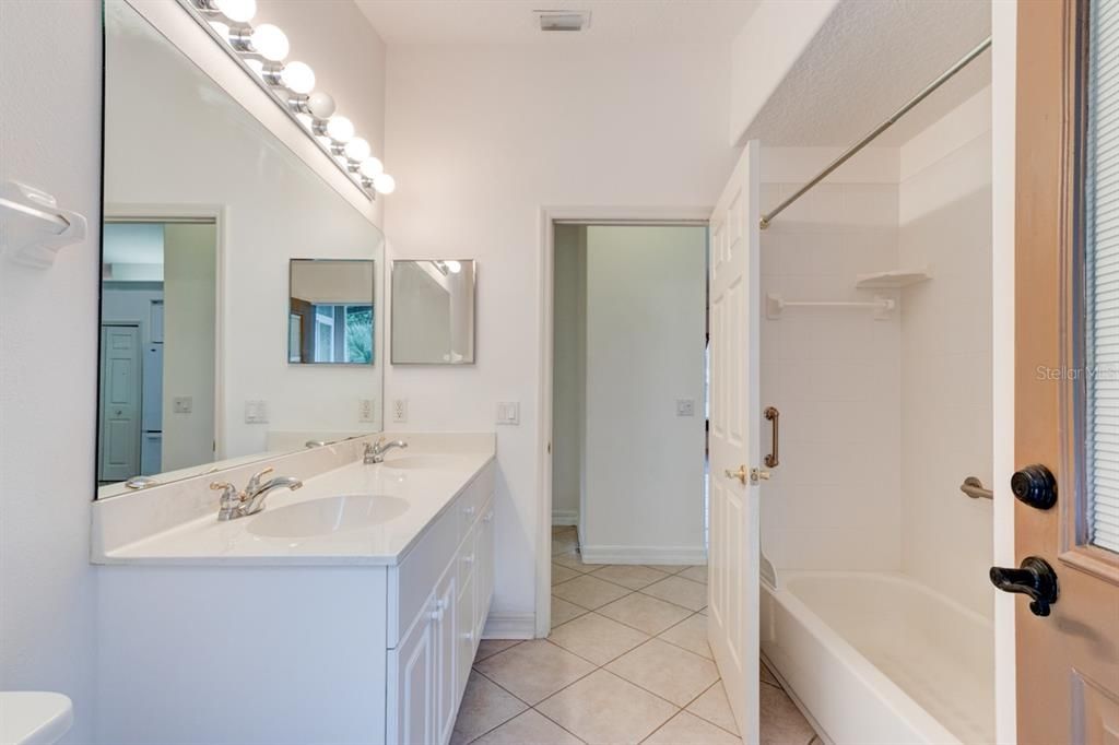 For Sale: $415,000 (3 beds, 2 baths, 2592 Square Feet)