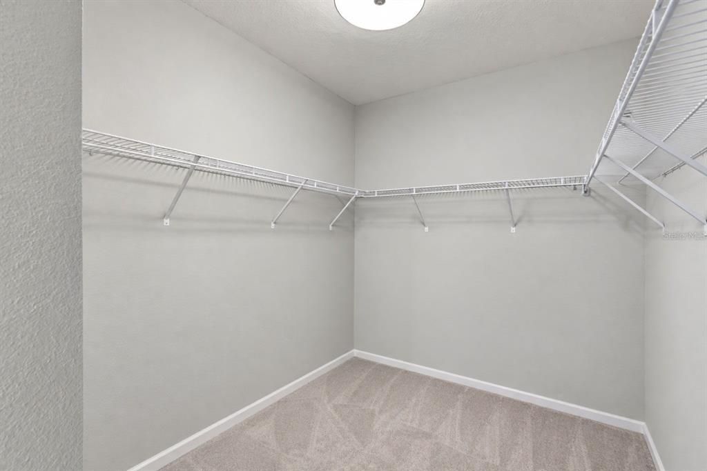 En Venta: $575,000 (4 camas, 3 baños, 3291 Pies cuadrados)