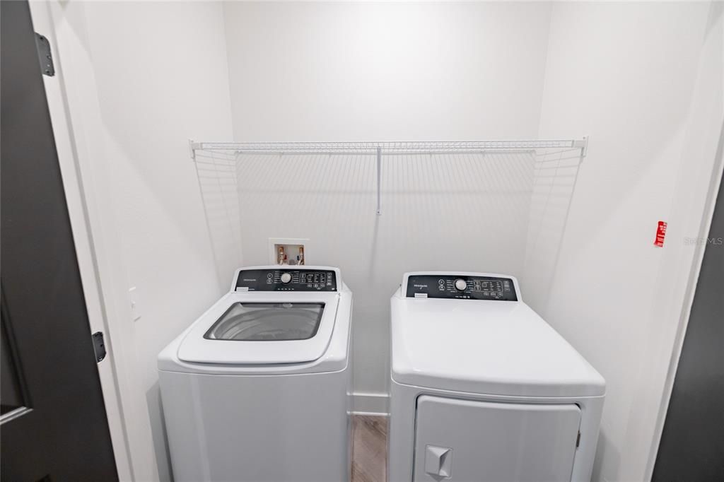 For Rent: $2,072 (1 beds, 1 baths, 815 Square Feet)