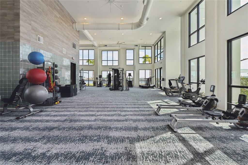 For Rent: $2,072 (1 beds, 1 baths, 815 Square Feet)