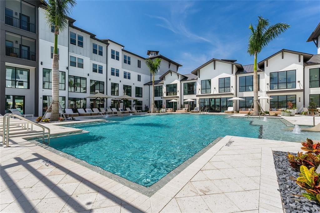 For Rent: $2,072 (1 beds, 1 baths, 815 Square Feet)