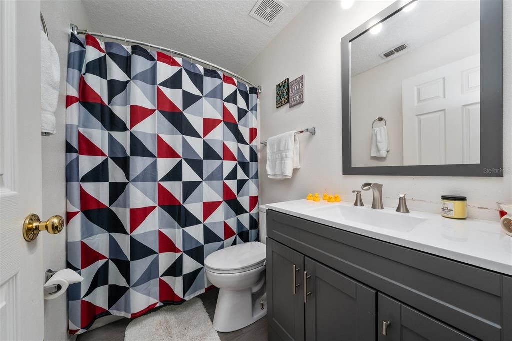 En Venta: $444,900 (4 camas, 3 baños, 3014 Pies cuadrados)