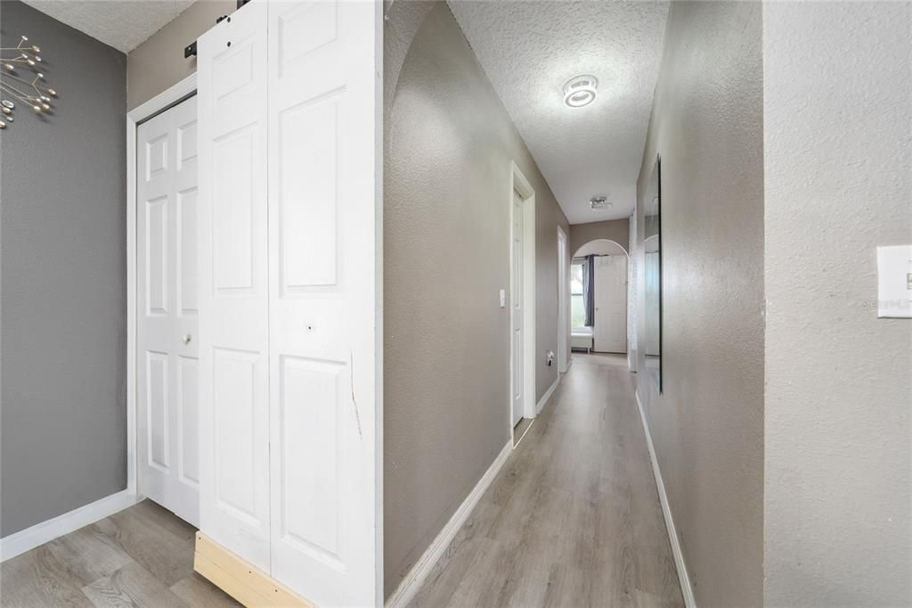 En Venta: $444,900 (4 camas, 3 baños, 3014 Pies cuadrados)