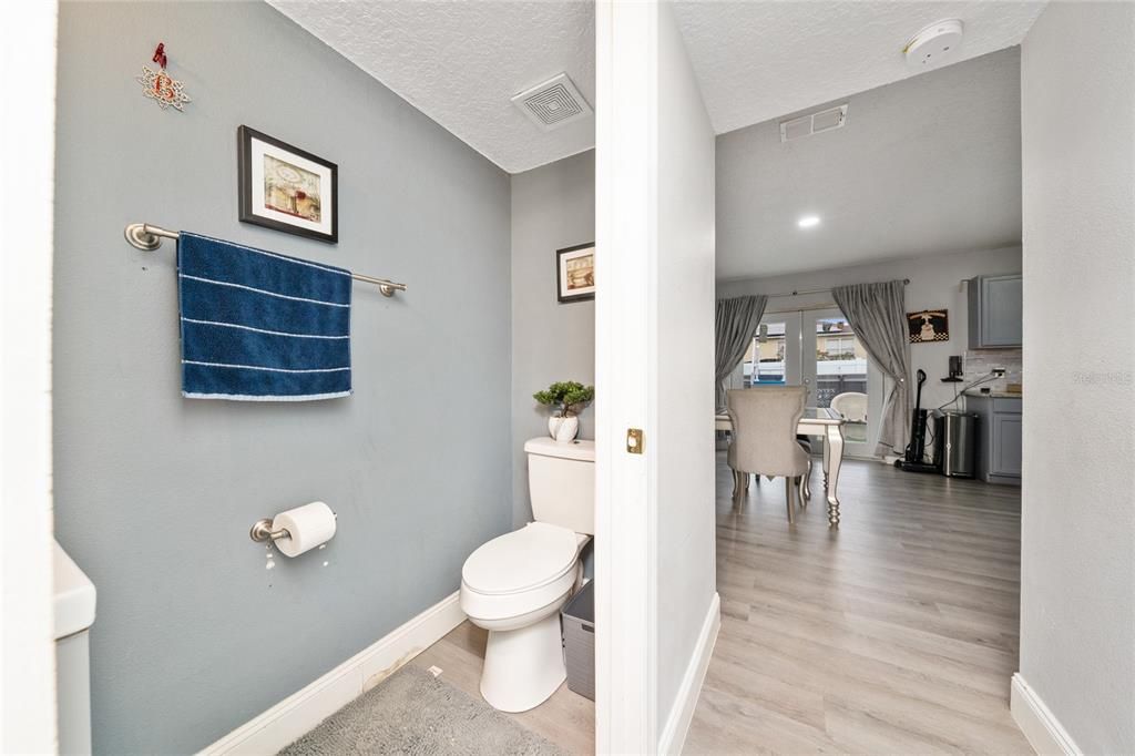 En Venta: $444,900 (4 camas, 3 baños, 3014 Pies cuadrados)