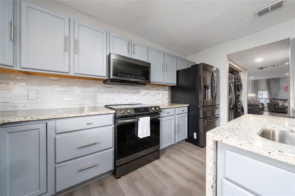 En Venta: $444,900 (4 camas, 3 baños, 3014 Pies cuadrados)