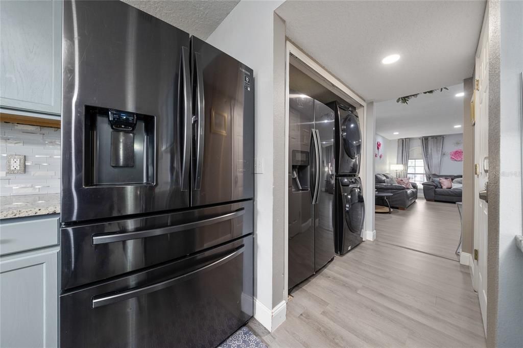 En Venta: $444,900 (4 camas, 3 baños, 3014 Pies cuadrados)