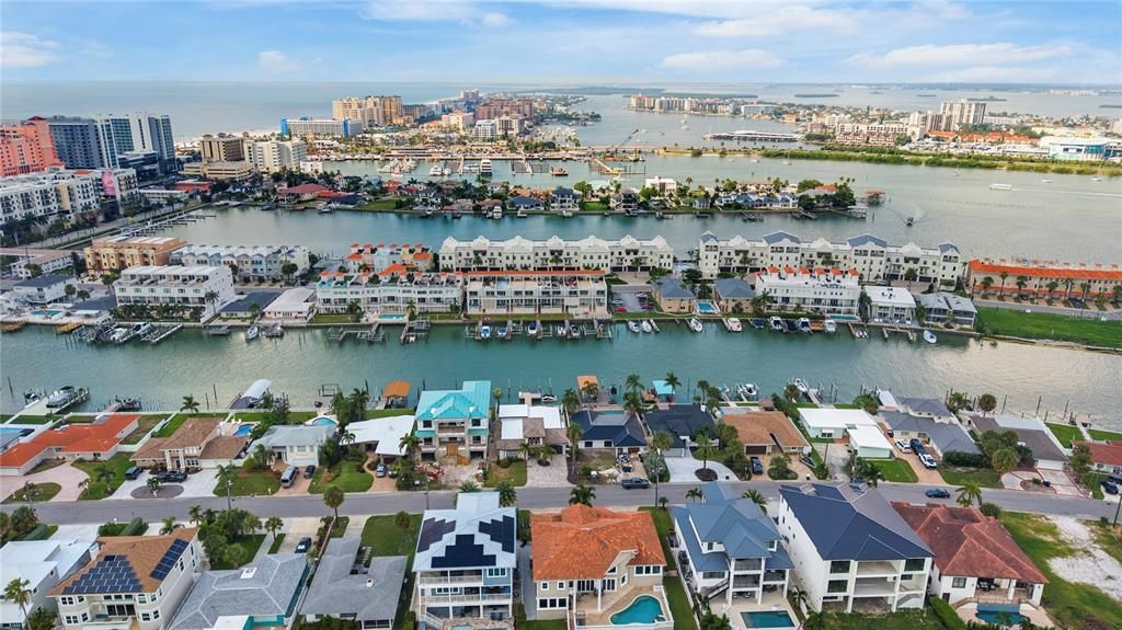En Venta: $2,090,000 (3 camas, 3 baños, 2430 Pies cuadrados)