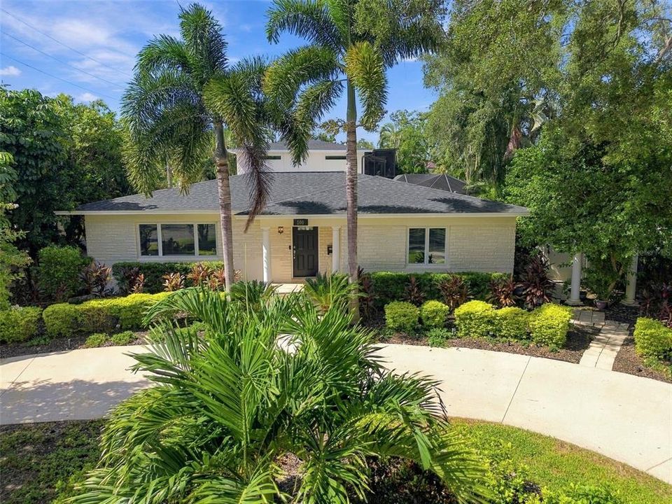For Sale: $1,600,000 (4 beds, 4 baths, 3146 Square Feet)