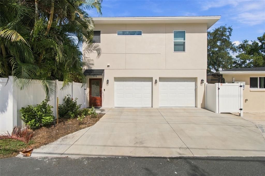 For Sale: $1,600,000 (4 beds, 4 baths, 3146 Square Feet)