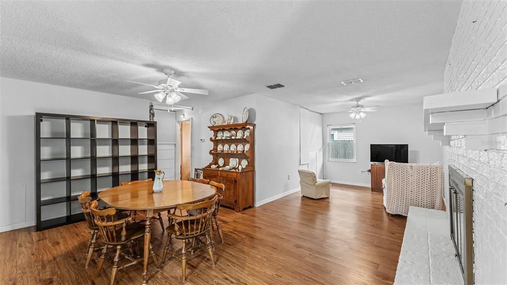 En Venta: $310,000 (2 camas, 2 baños, 1419 Pies cuadrados)
