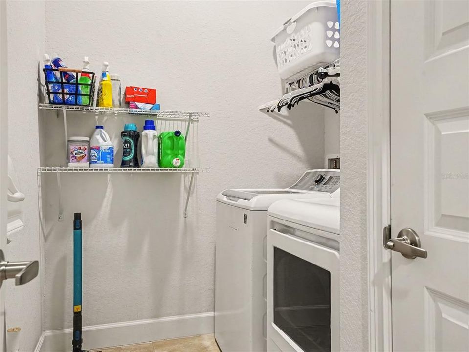 En Venta: $290,000 (3 camas, 2 baños, 1720 Pies cuadrados)
