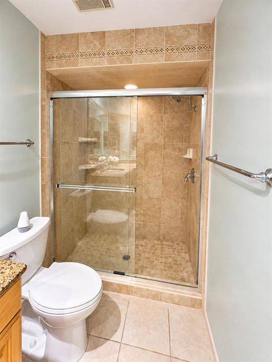 На продажу: $315,000 (2 спален, 2 ванн, 1333 Квадратных фут)