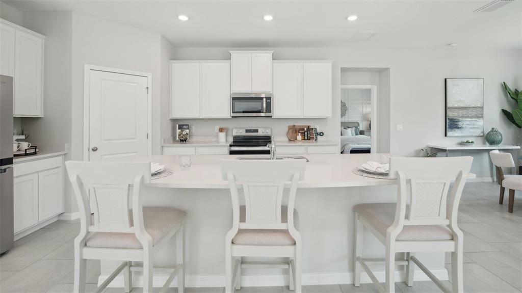For Sale: $582,000 (4 beds, 3 baths, 2794 Square Feet)