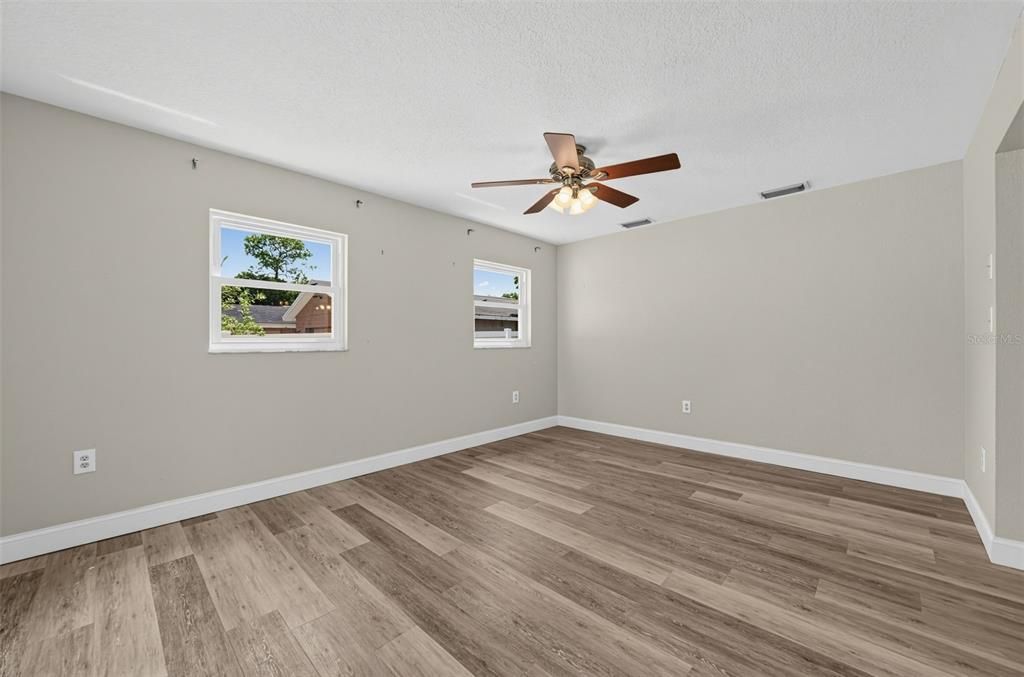 For Sale: $439,900 (3 beds, 2 baths, 1504 Square Feet)