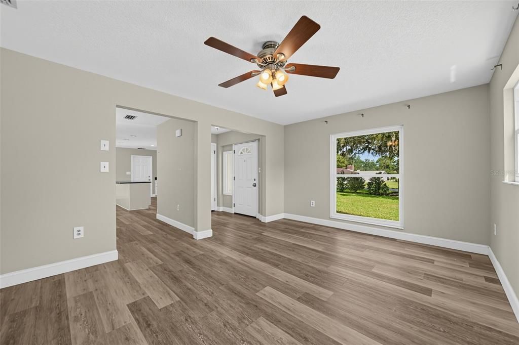 For Sale: $439,900 (3 beds, 2 baths, 1504 Square Feet)