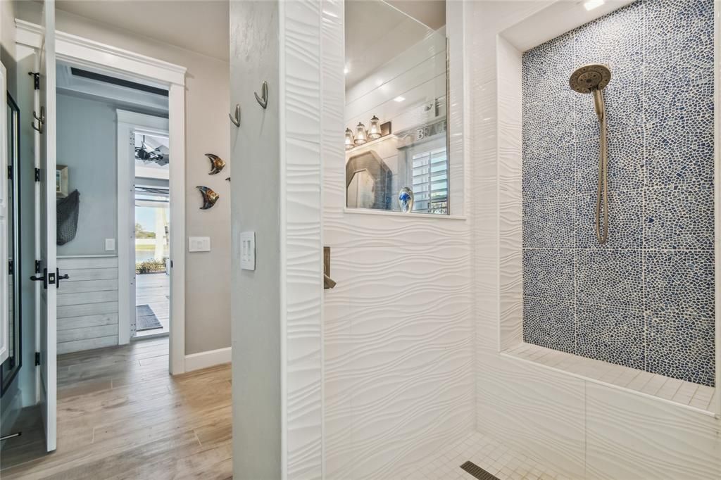 For Sale: $499,000 (1 beds, 1 baths, 1000 Square Feet)