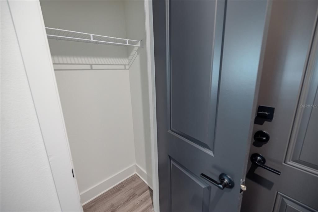 For Rent: $2,394 (1 beds, 1 baths, 1005 Square Feet)