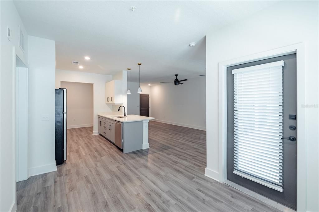 For Rent: $2,394 (1 beds, 1 baths, 1005 Square Feet)
