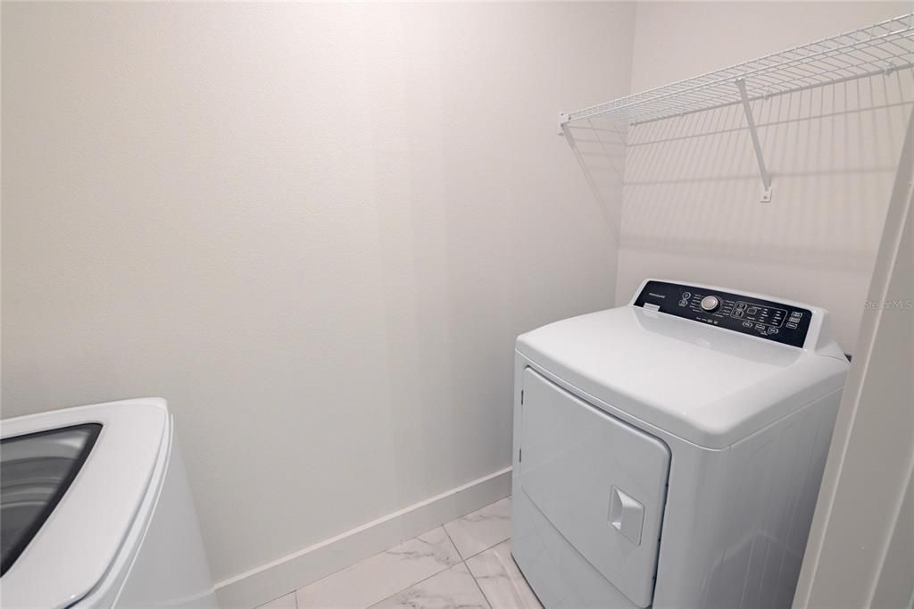 For Rent: $2,394 (1 beds, 1 baths, 1005 Square Feet)