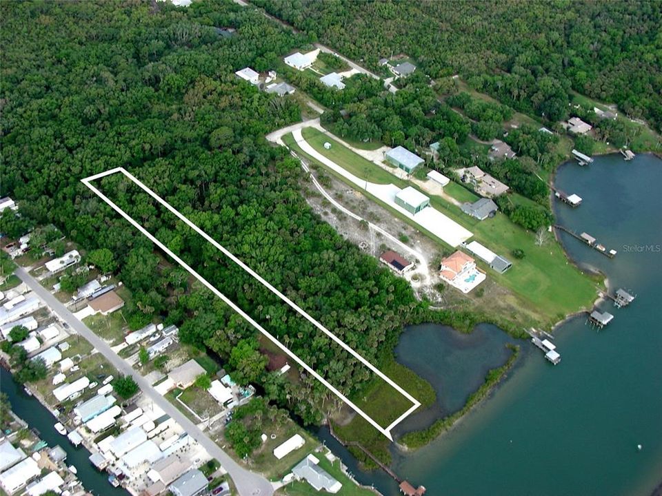 待售: $799,000 (1.76 acres)