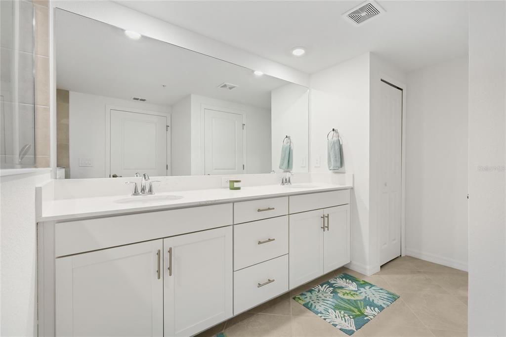 For Sale: $435,000 (3 beds, 2 baths, 1741 Square Feet)