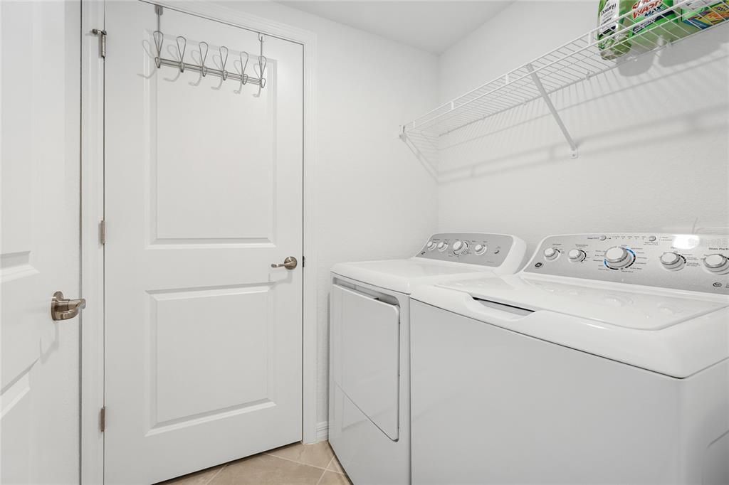 For Sale: $435,000 (3 beds, 2 baths, 1741 Square Feet)
