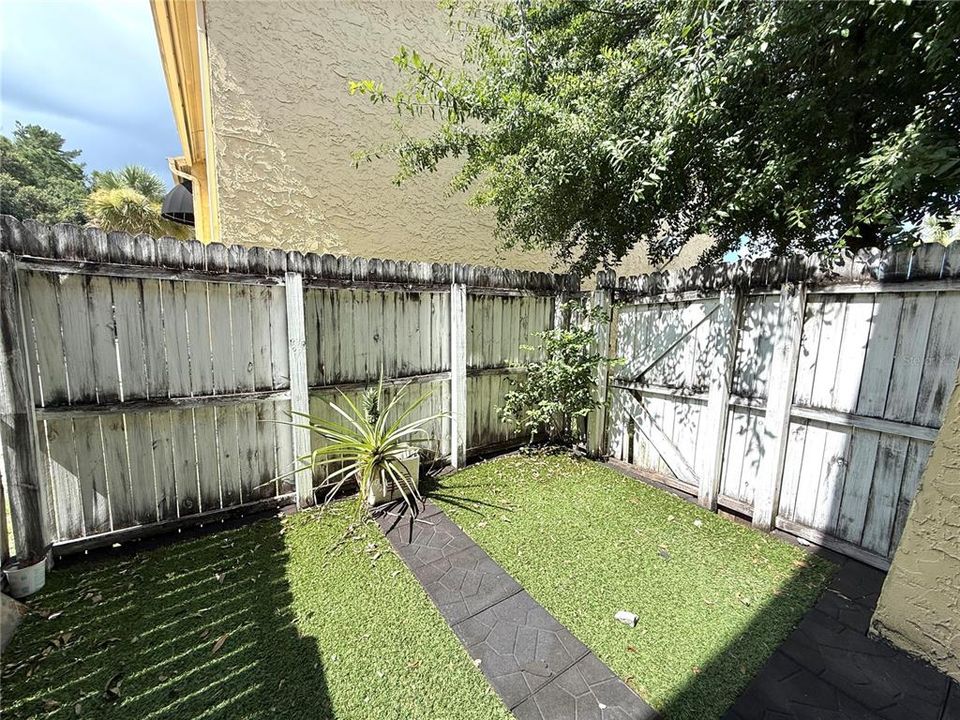 For Rent: $1,500 (2 beds, 1 baths, 1268 Square Feet)