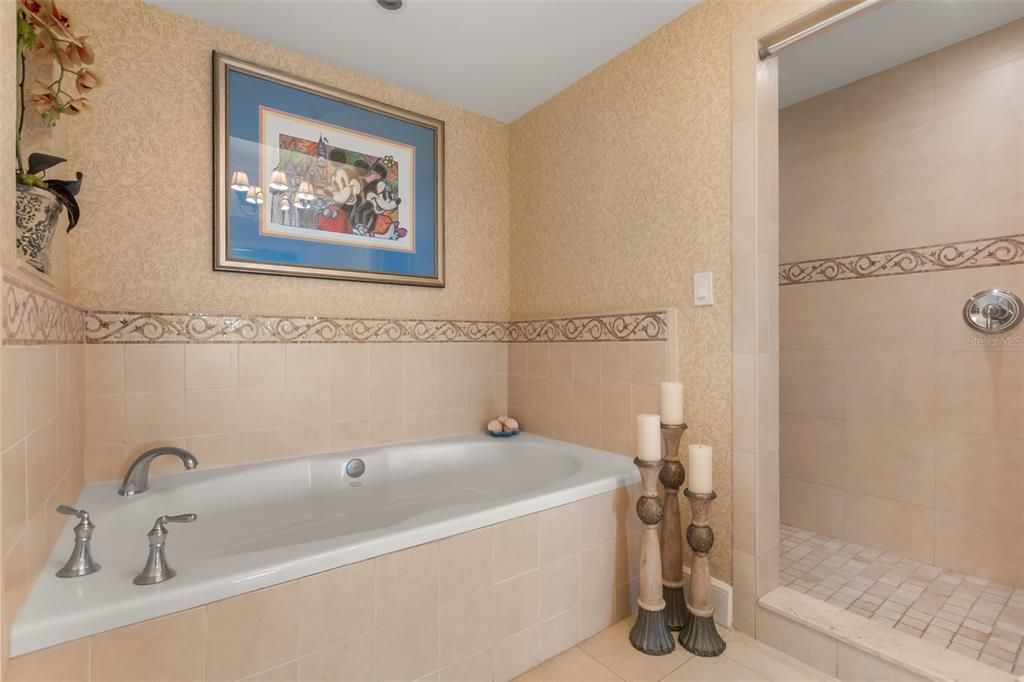 На продажу: $320,000 (2 спален, 2 ванн, 1430 Квадратных фут)