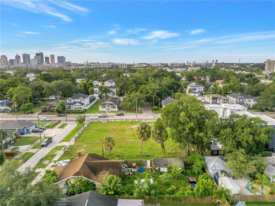 待售: $1,350,000 (0.45 acres)