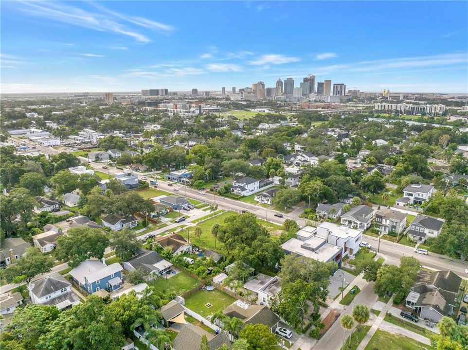 待售: $1,350,000 (0.45 acres)