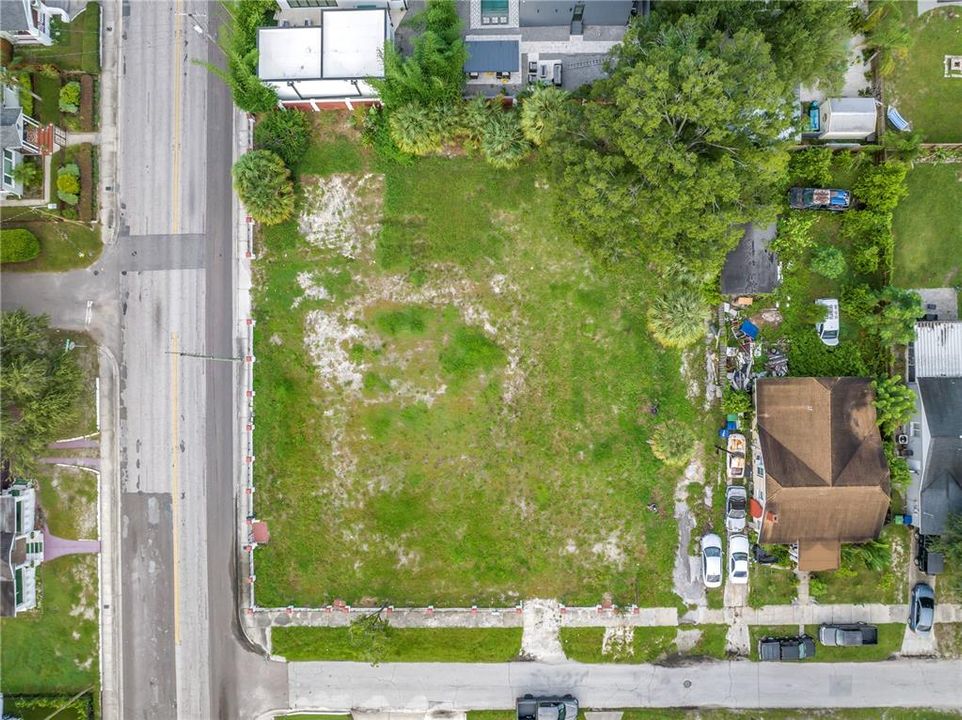待售: $1,350,000 (0.45 acres)