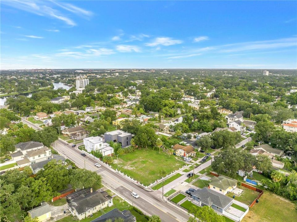 待售: $1,350,000 (0.45 acres)