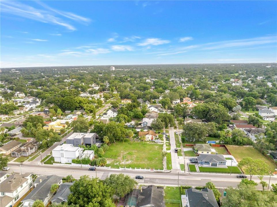待售: $1,350,000 (0.45 acres)