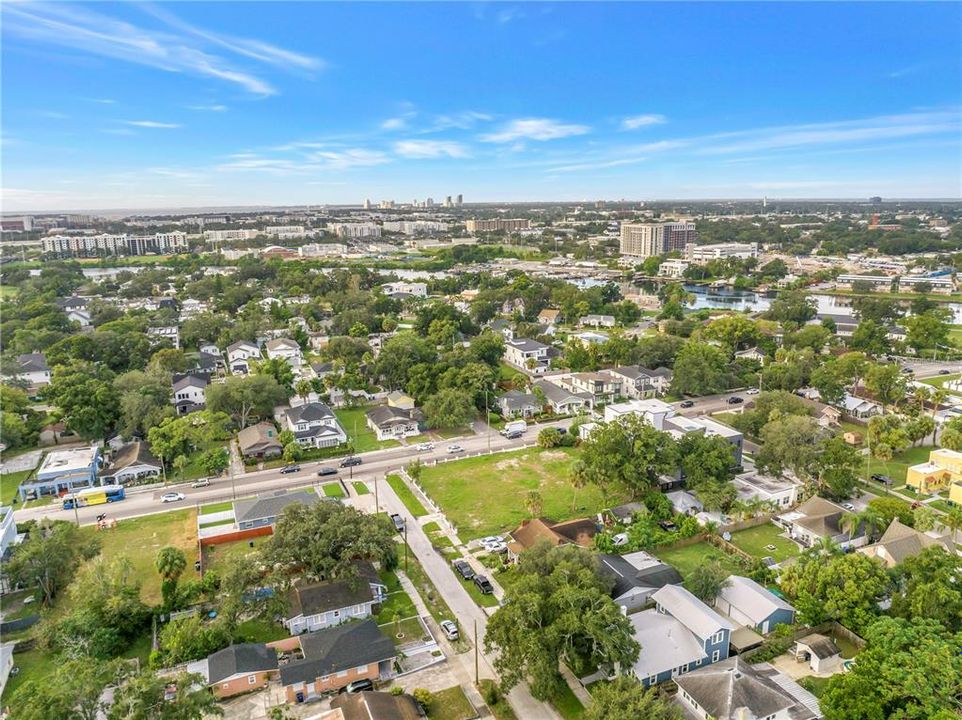 待售: $1,350,000 (0.45 acres)