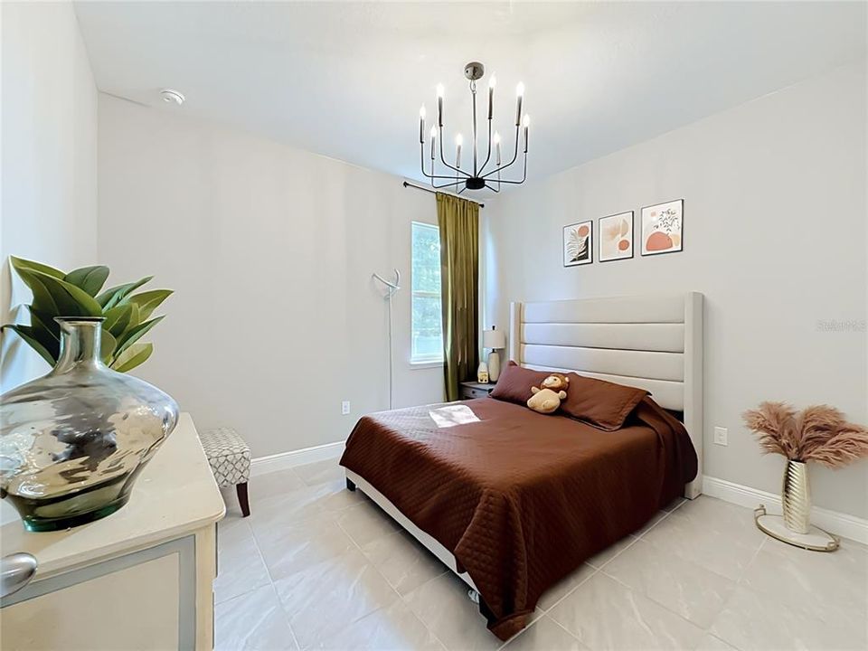 En Venta: $325,000 (4 camas, 2 baños, 1670 Pies cuadrados)