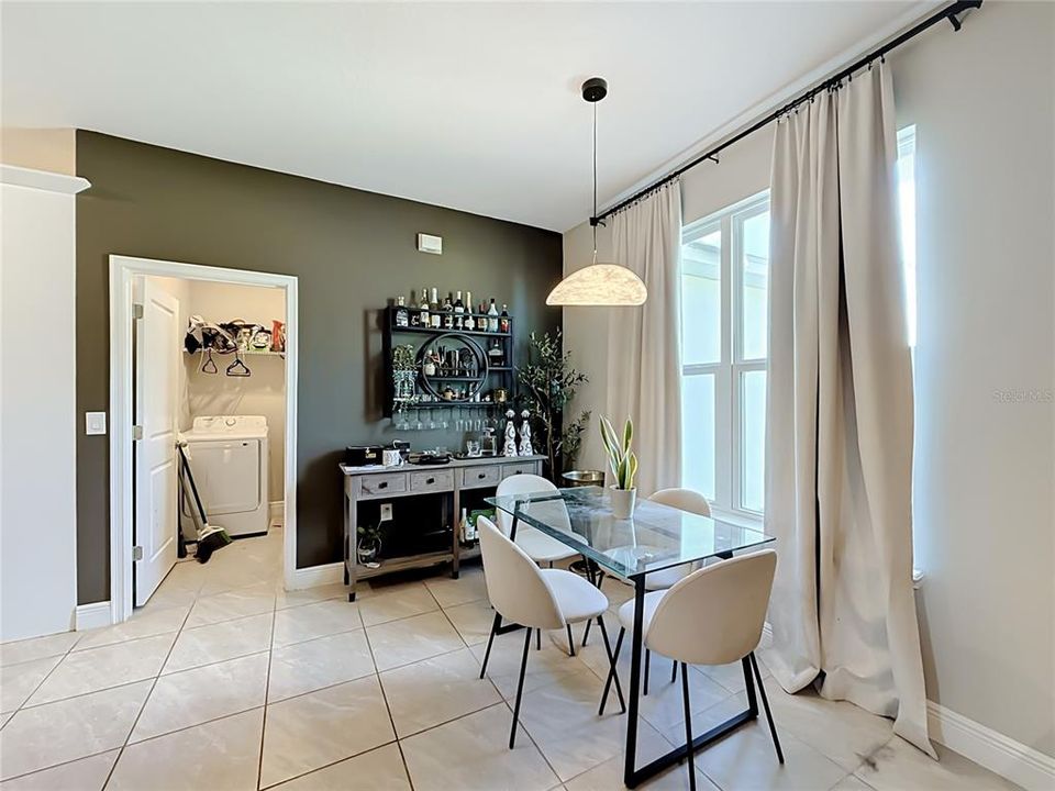 En Venta: $325,000 (4 camas, 2 baños, 1670 Pies cuadrados)