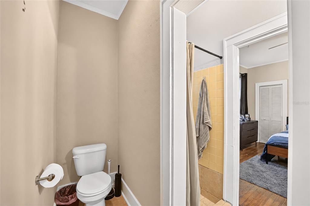 Activo con contrato: $599,000 (5 camas, 2 baños, 1933 Pies cuadrados)