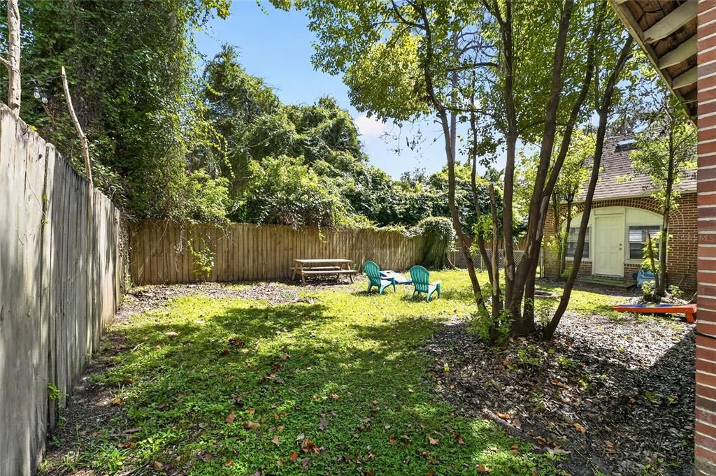 Activo con contrato: $599,000 (5 camas, 2 baños, 1933 Pies cuadrados)