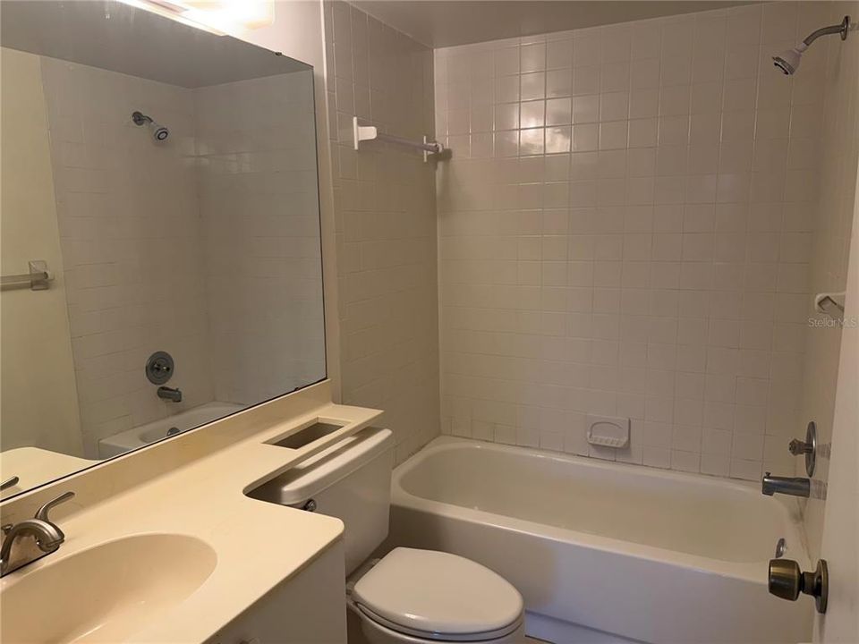 В аренду: $1,600 (2 спален, 2 ванн, 888 Квадратных фут)
