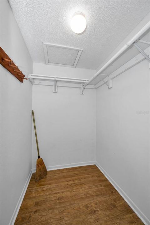 На продажу: $135,000 (2 спален, 2 ванн, 1306 Квадратных фут)