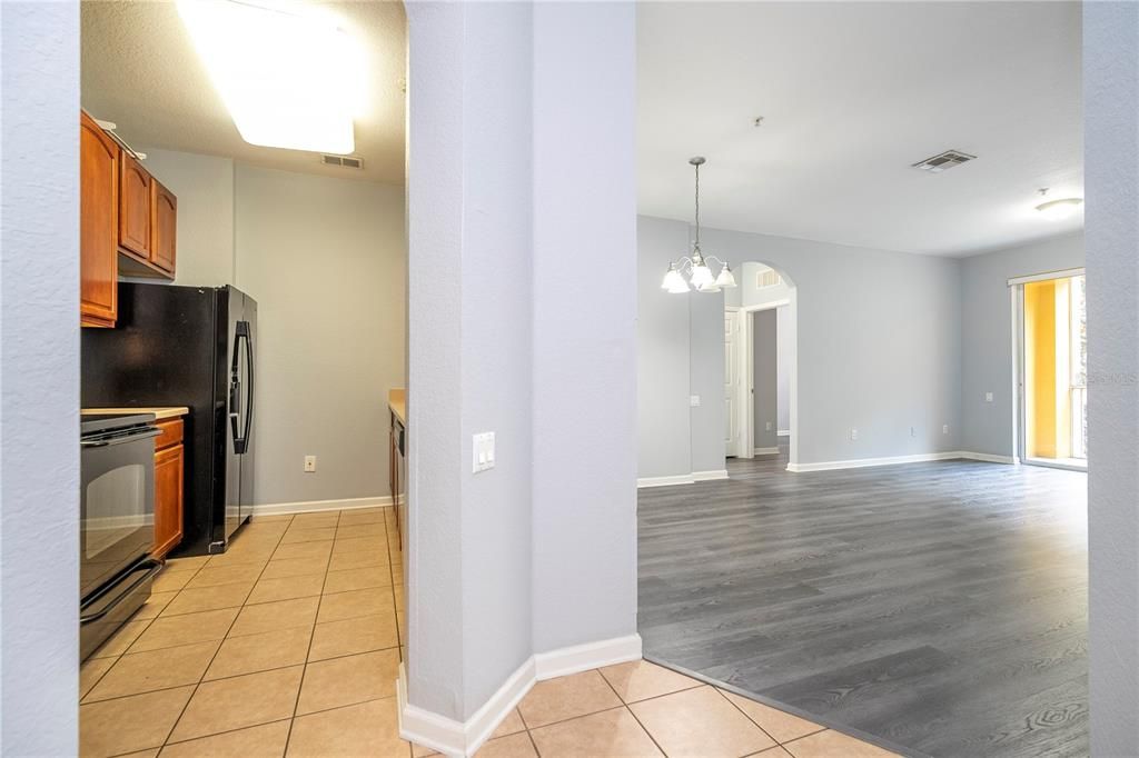 For Rent: $1,950 (3 beds, 2 baths, 1247 Square Feet)