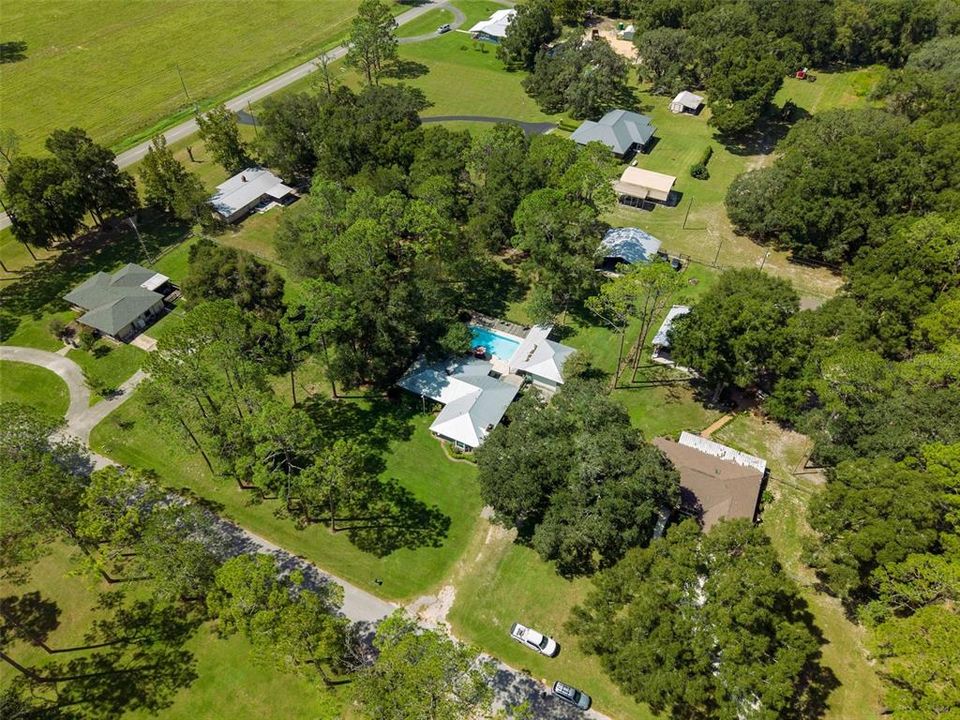 En Venta: $449,000 (3 camas, 2 baños, 2400 Pies cuadrados)