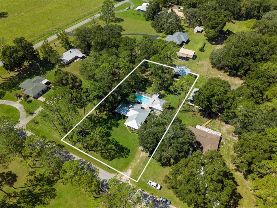 En Venta: $449,000 (3 camas, 2 baños, 2400 Pies cuadrados)
