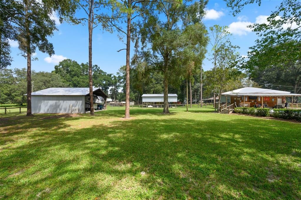 En Venta: $449,000 (3 camas, 2 baños, 2400 Pies cuadrados)